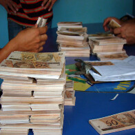 QUASE 400 MIL EM DINHEIRO FALSO É ABANDONADO EM TERRENO NA CIDADE DE VILHENA