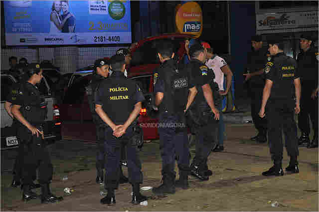 Operação da PM apreende veículos e drogas