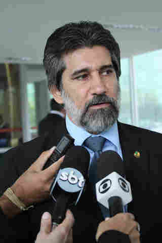 Senador Raupp assume presidência do PMDB