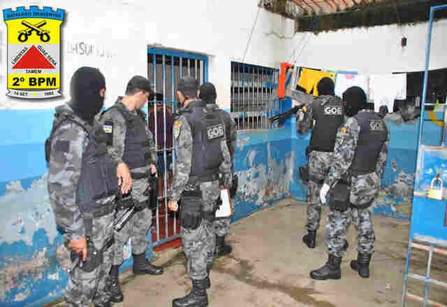 PM E AGENTES PENITENCIÁRIOS CONTÉM INÍCIO DE REBELIÃO NO PRESÍDIO DE PRESIDENTE MÉDICI
