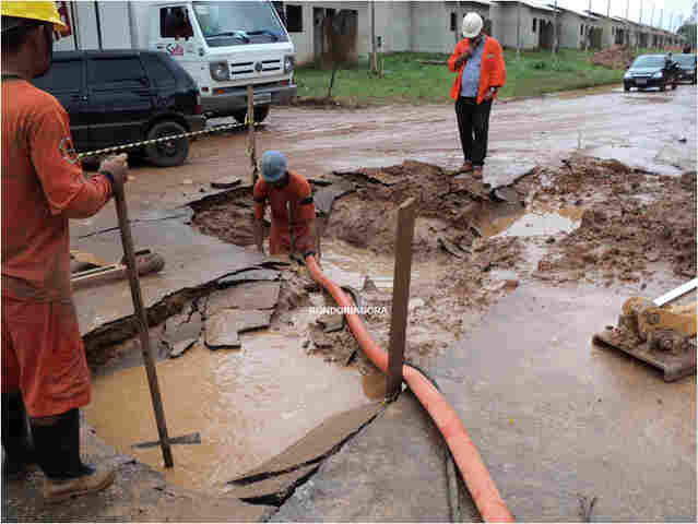 Asfalto da Estrada do Santo Antônio cede na Capital