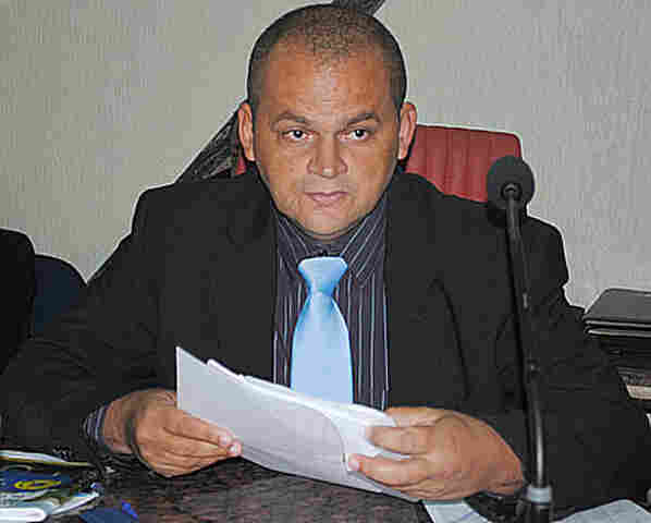 Só presidente da Câmara e representante de estudantes votaram contra tarifa de R$ 2,60