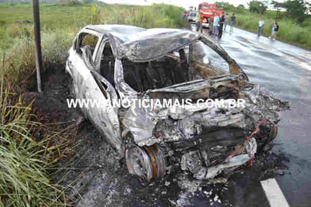 Grave acidente entre Jaru e Ouro Preto deixa vítima carbonizada