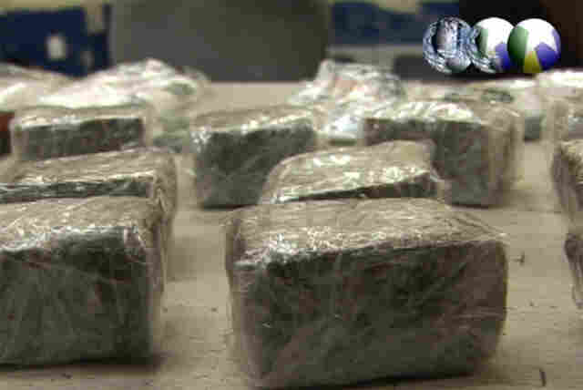 Filho e mãe presos por tráfico; PM vai cumprir mandado e acha grande quantidade de droga