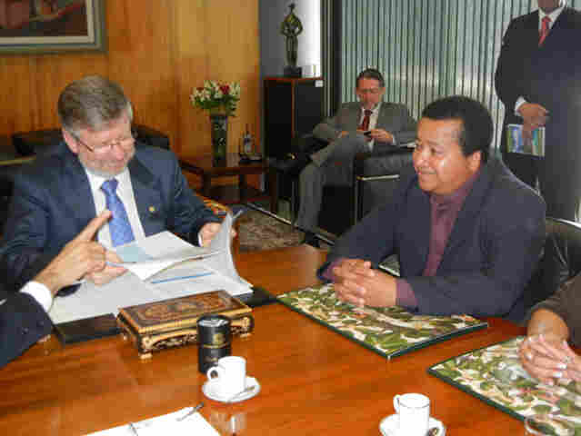 Presidente da Câmara recebe entidades e é pressionado a colocar PL das 30 horas em pauta