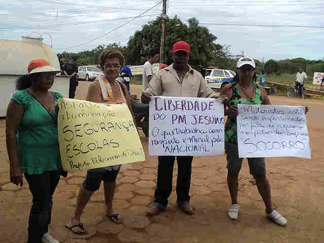 Familiares do presidente da Assfapom aproveitam protestos de moradores para pedir liberdade