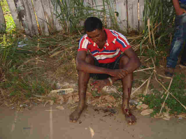 Motociclista foge da Polícia e provoca dois acidentes