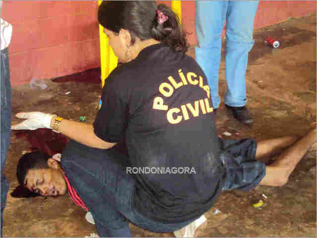 Jovem de 25 anos é morto com um tiro na cabeça; fotos