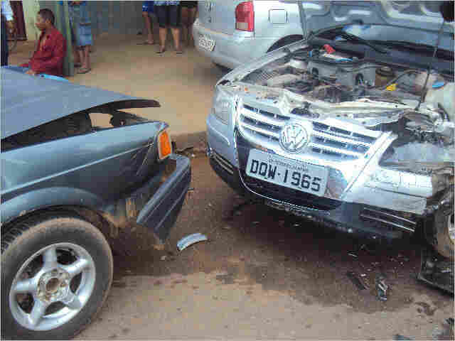 Vídeo mostra vítimas de acidente após homem passar mal no volante