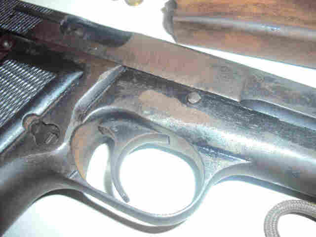 Homem é preso com arma de uso restrito