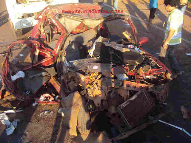 CAMINHÃO SEM FREIOS PROVOCA GRAVE ACIDENTE NA BR-364; Fotos e vídeo