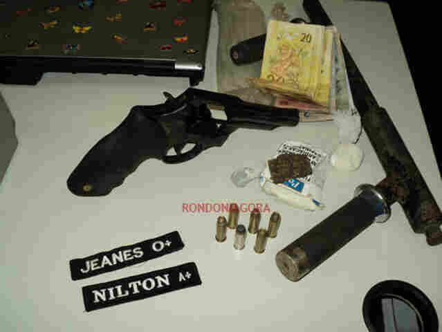 Dois jovens são presos com armas na Zona Leste