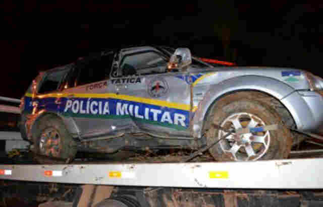 Homem vai de carona em viatura da PM e acaba morrendo após acidente