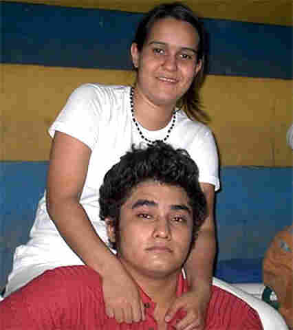 Jovem casal que morreu na BR-364 é velado na Capital