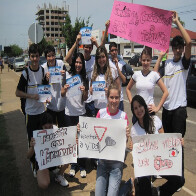 Alunos realizam pit-stop com campanha para salvar vidas