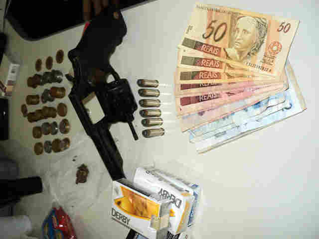 PM PRENDE BANDO PERIGOSO APÓS ROUBO EM COMÉRCIO