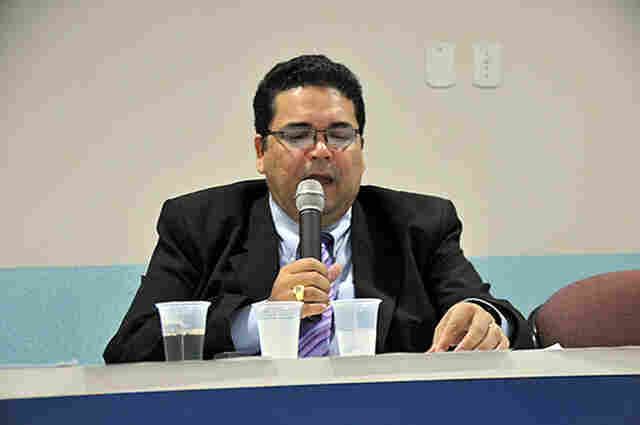 Reitor diz que calouros correm o risco de não ingressar na Unir em 2012