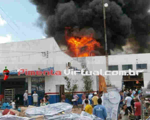 Incêndio destrói depósito da Ciclo Cairu em Pimenta