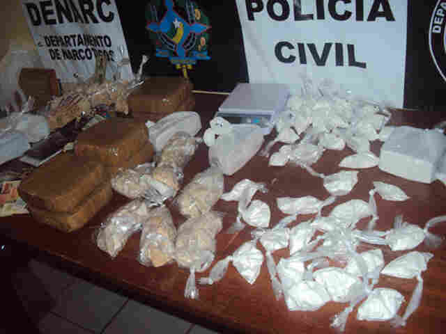 Policia civil prende três acusados de tráfico e apreende quase 15 quilos de cocaína