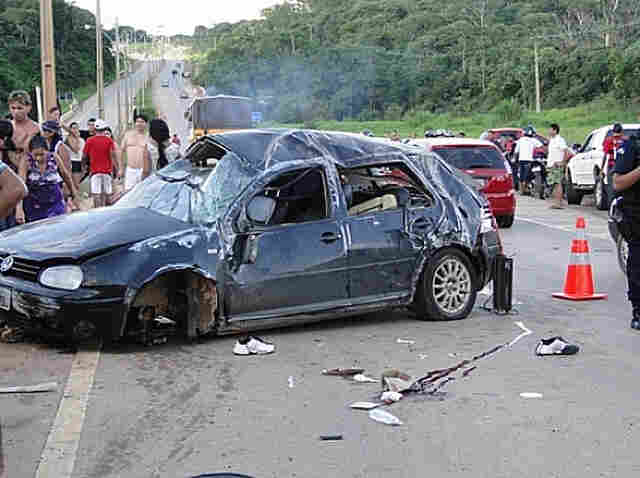 ACIDENTE NA BR-364 MATA DOIS JOVENS E DEIXA UM GRAVEMENTE FERIDO