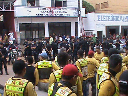 Mototaxistas são presos após confusão com PMs