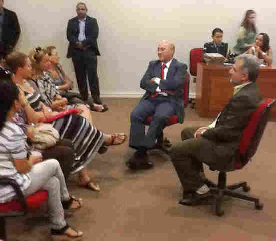 EM REUNIÃO COM CONFÚCIO, ESPOSAS DE PMS CONDENAM RADICALIZAÇÃO DO MOVIMENTO