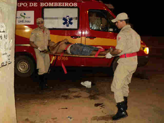 Homem encontrado esfaqueado em obras do viaduto