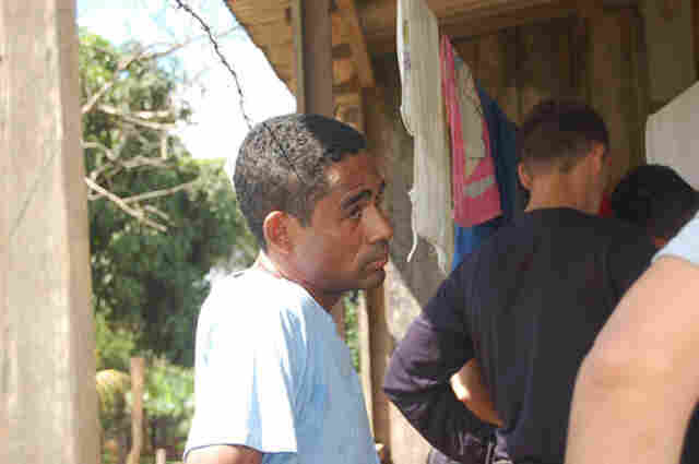 VENDEDOR DE SALGADOS É MORTO PELO PRÓPRIO IRMÃO COM UMA MACHADADA - acesso a imagem forte