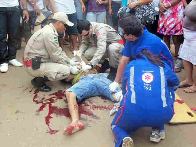 Duas pessoas sofrem grave acidente de moto em Porto Velho