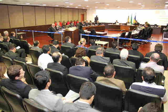 EMPRESÁRIO DIZ QUE VALTER ARAÚJO PRESSIONAVA PARA SER DONO DAS EMPRESAS