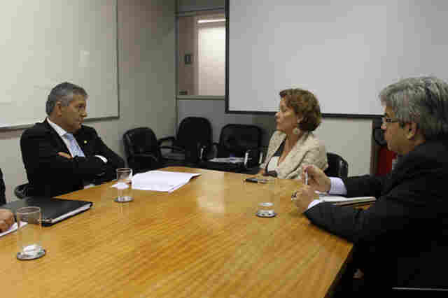 Carlos Magno se reúne com secretária do Patrimônio da União