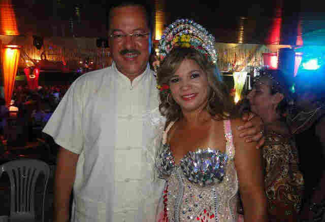 Roberto Sobrinho é vaiado por convidados no Baile Municipal de Carnaval