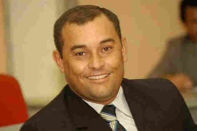 MESMO FORAGIDO, EX-DEPUTADO MANTÉM INTERLOCUTORES DENTRO DA ASSEMBLÉIA PARA EVITAR CASSAÇÃO