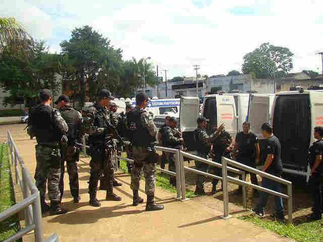 Recadastramento de presos fecha central do TRE