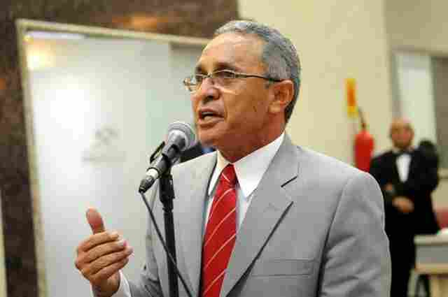 RIBAMAR ARAÚJO SE ACOVARDA E DEIXA COMISSÃO PROCESSANTE; DEPUTADO NÃO QUER VOTAR CONTRA COLEGAS