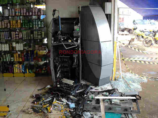 MAIS UM CAIXA ELETRÔNICO DO BANCO DO BRASIL É EXPLODIDO NA CAPITAL