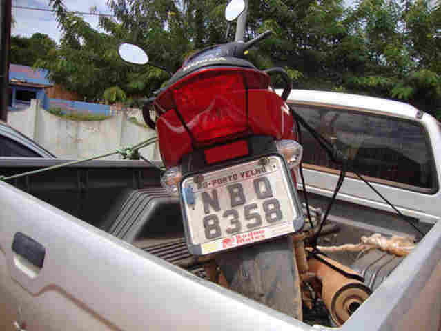 PRF prende três pessoas na BR 425 com veículo roubado em Porto Velho