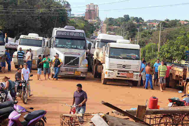 Protesto no Bairro Nacional prossegue e já ameaça abastecimento