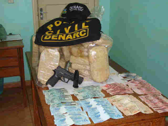 Polícia Civil apreende 30 quilos de cocaína em veículo na BR 425