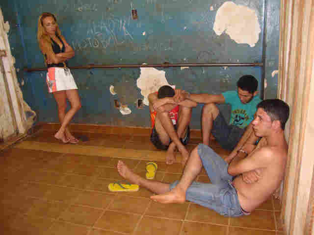 BANDO INVADE EMPRESA, LEVA R$ 6 MIL MAS ACABA PRESO