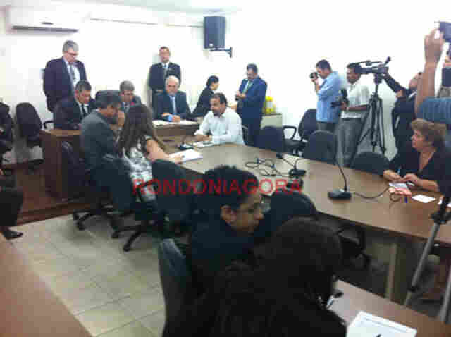 REUNIÃO DA COMISSÃO PROCESSANTE COMEÇA COM MAIORIA DOS MEMBROS