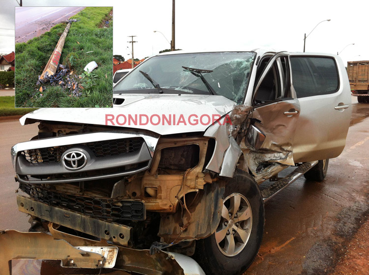 Veículo destrói poste em acidente na Capital