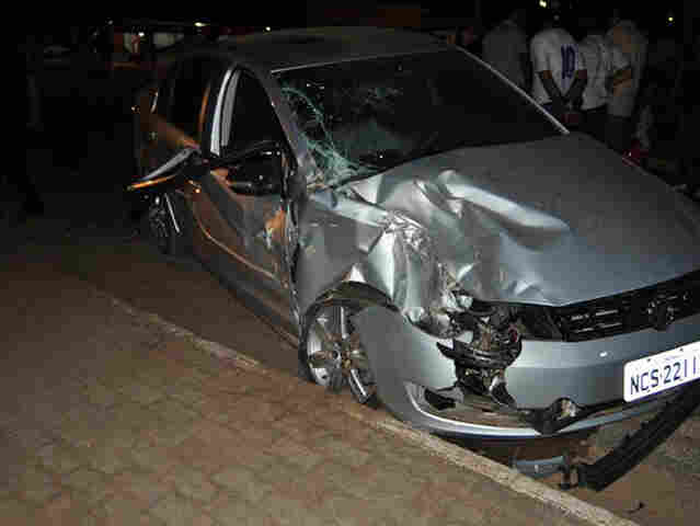 Jovem grávida de oito meses morre com o filho em acidente