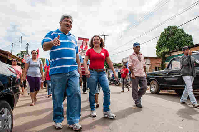 Fátima e Miguel fazem caminhada na Zona Leste de Porto Velho