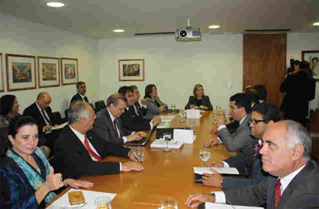 FINAL DA REUNIÃO EM BRASÍLIA: MANTIDA TRANSPOSIÇÃO ATÉ 1987 E COM SALÁRIOS DO ESTADO