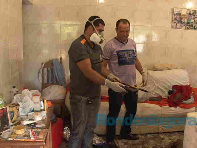 Homem de 50 anos encontrado morto com golpes de tábua; Fotos