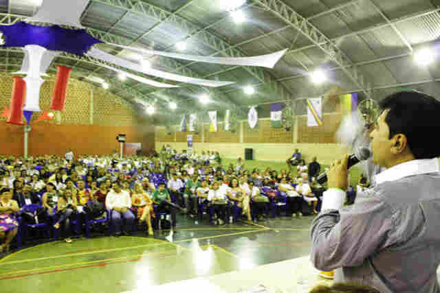 Congresso do Sintero é aberto com defesa de mais valorização aos profissionais e mais recursos para a educação