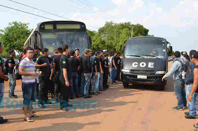 GREVISTAS E PRODUTORES BLOQUEIAM A ESTRADA DA PENAL; Fotos