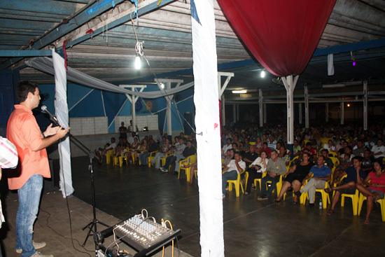 Leo Moraes reúne mais de 700 pessoas na última reunião antes da eleição