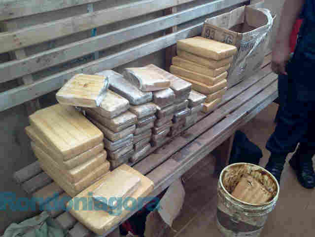 Polícia prende três e apreende mais de 50 quilos de maconha